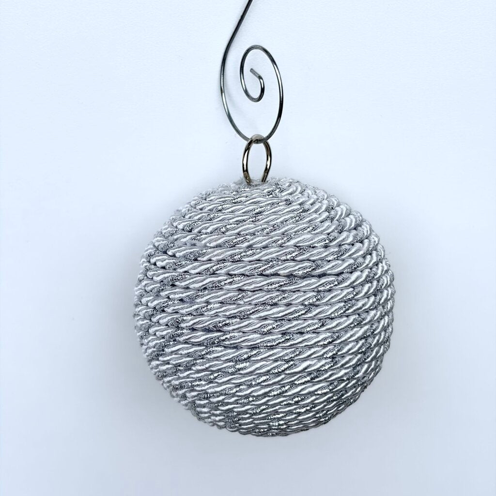 Silver swirl ornament