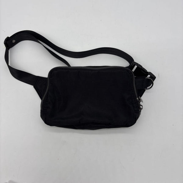 Louie- Small- Black