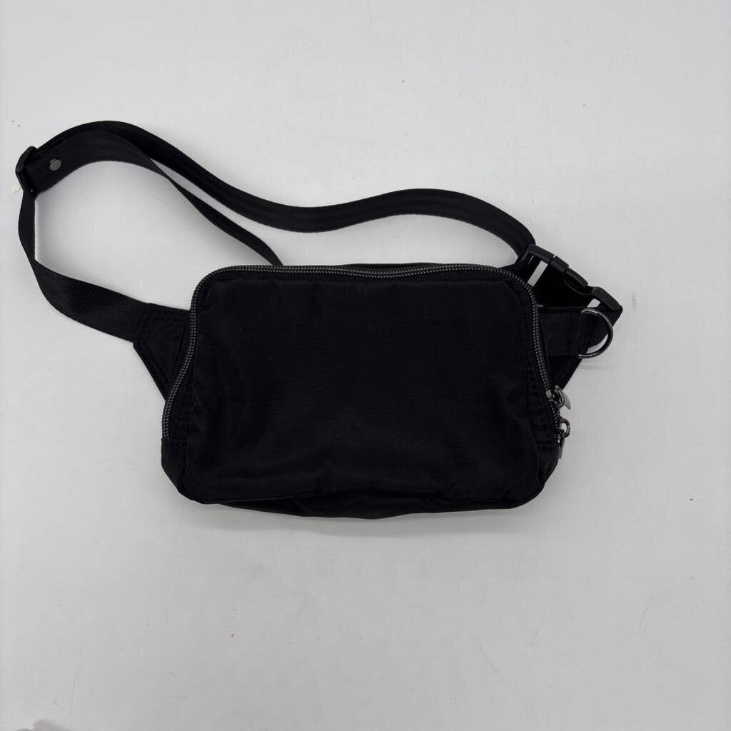 Louie- Small- Black