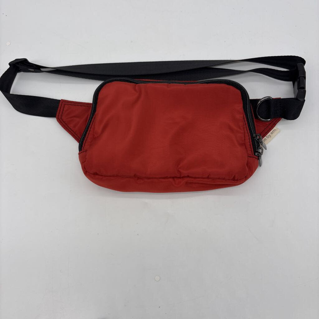 Louie- Small- Red