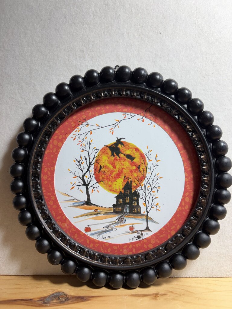 Witch round frame