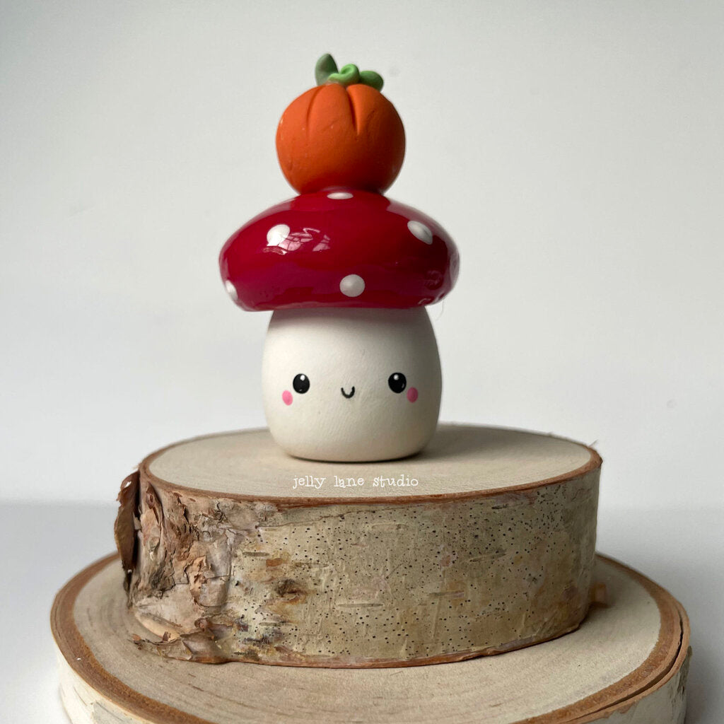 PUMPKIN MUSHROOM DESK FRIEND