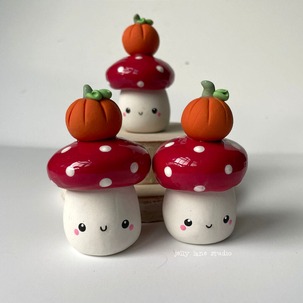 PUMPKIN MUSHROOM DESK FRIEND