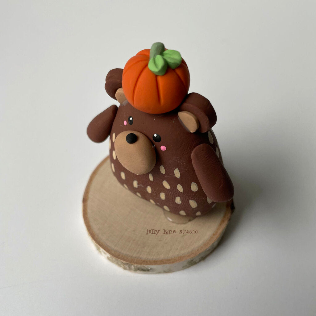 PUMPKIN BEAR DESK FRIEND