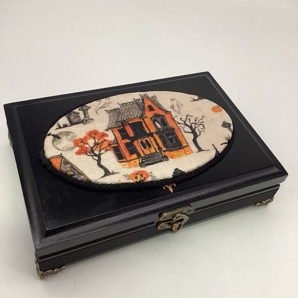 Dark Haunting Box