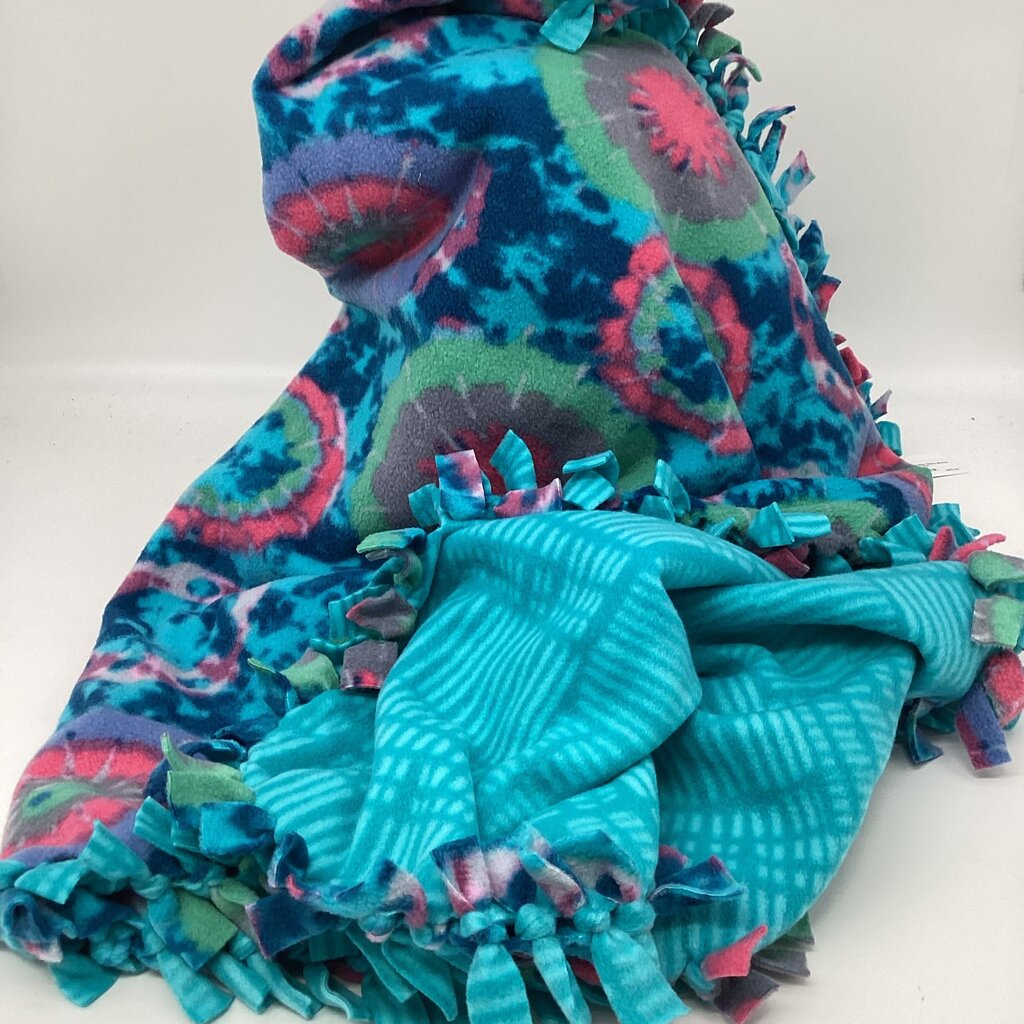 Fleece Blanket Tye dye w/ blue.