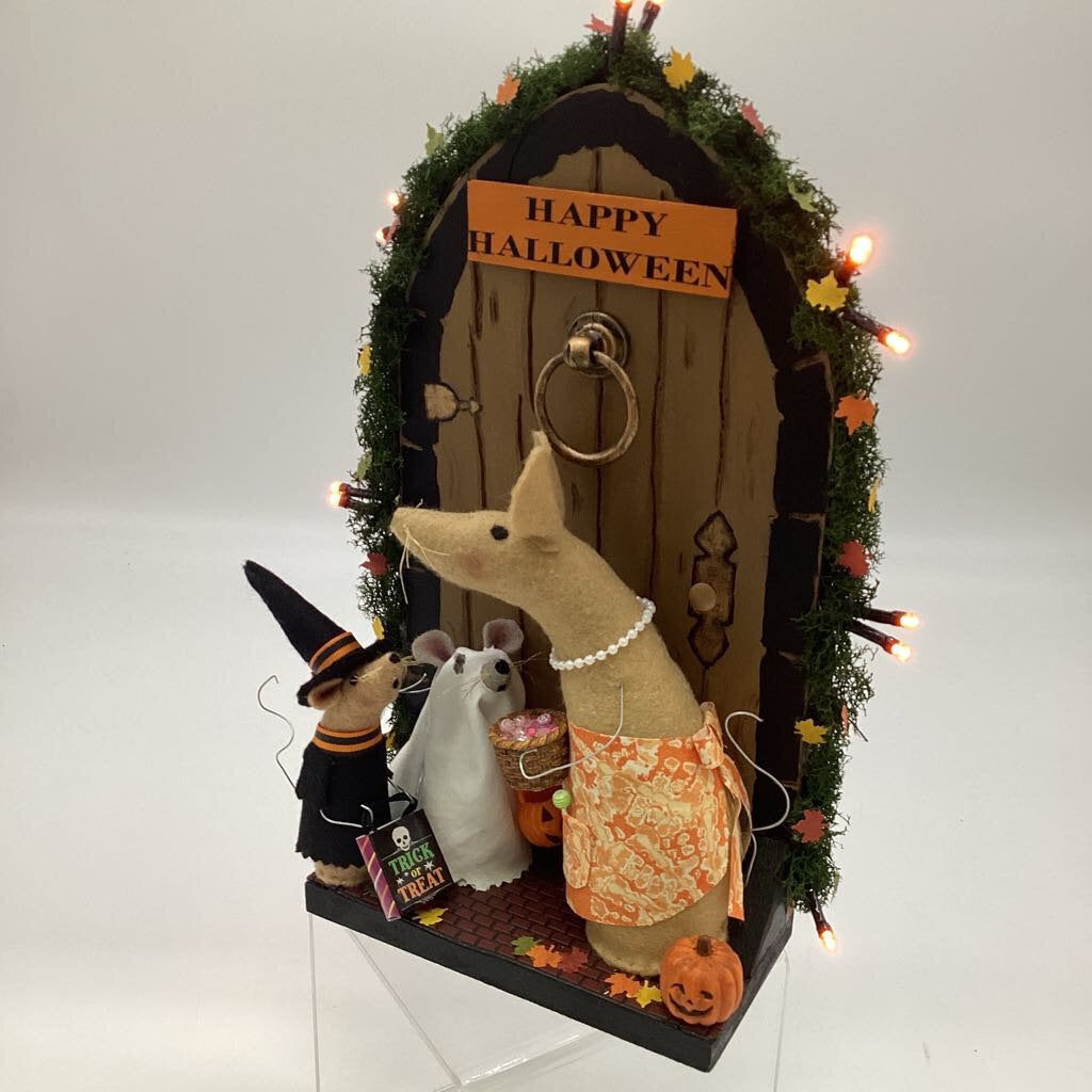 Trick or Treating mice