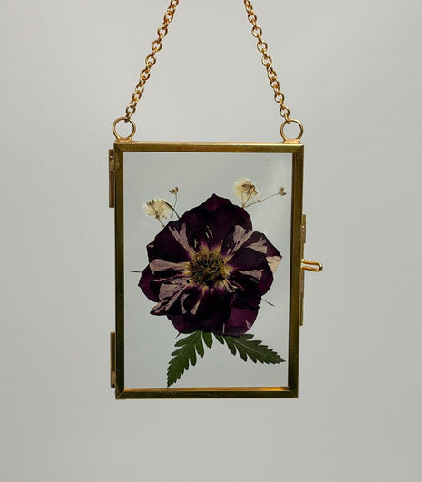 Sm. Portrait Frame w/ Rose