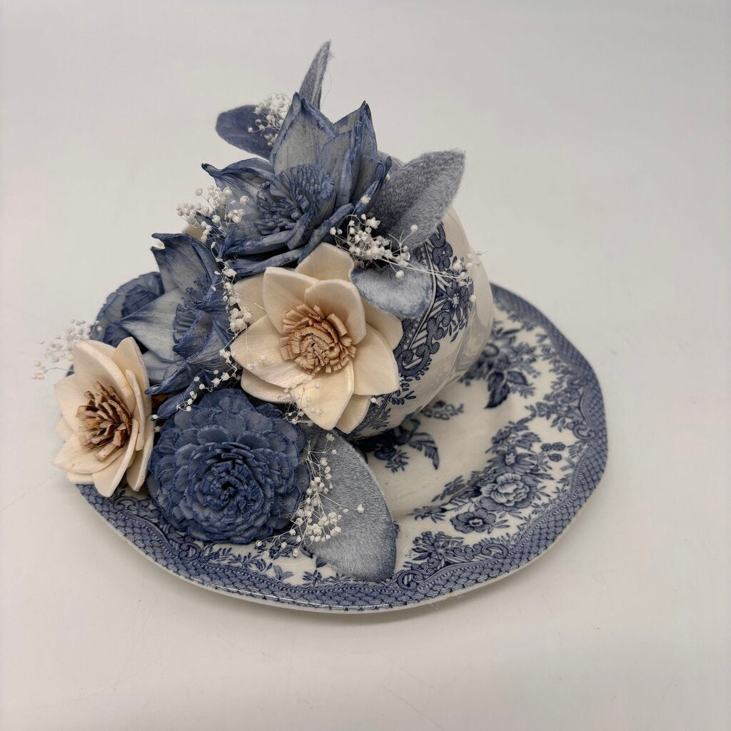 Tipped Tea Cup with Light Blue and White Sola Wood Flowers