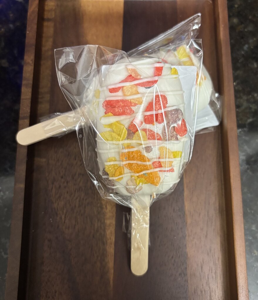 Fruity Pebbles Cakepop