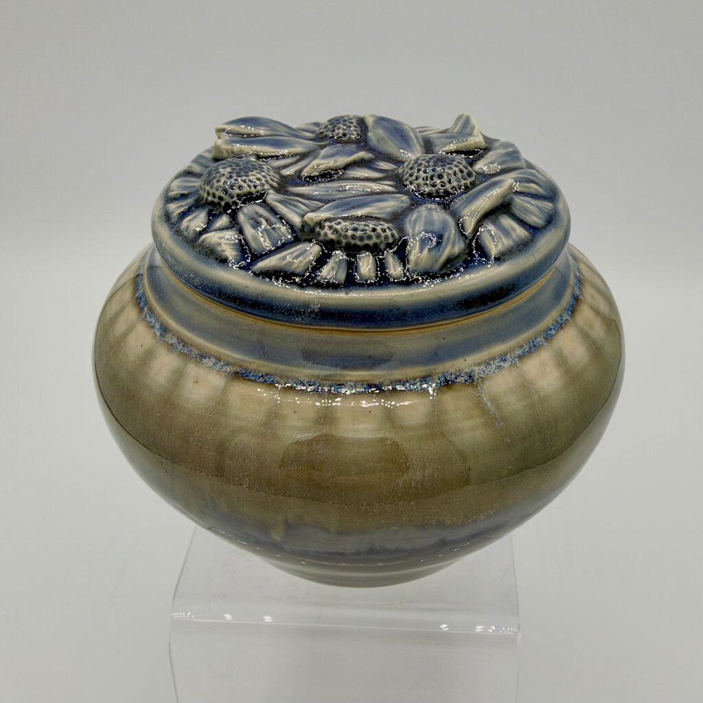 Hand Carved Daisy Jar