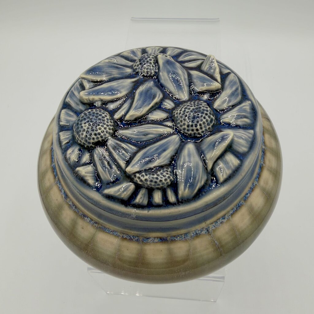 Hand Carved Daisy Jar