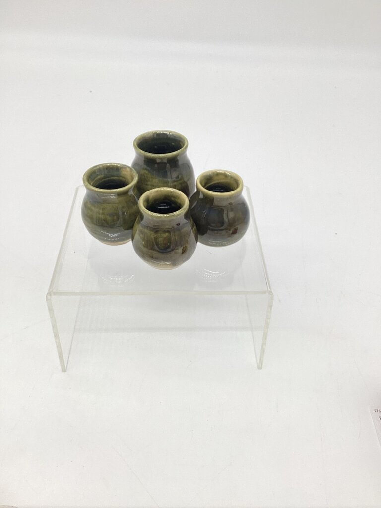 Moody Green Mommy Pot